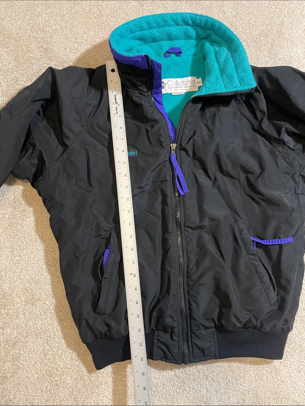 Vintage Columbia Jacket with Teal Fleece Lining and Purple Accents - Picture 5 of 7